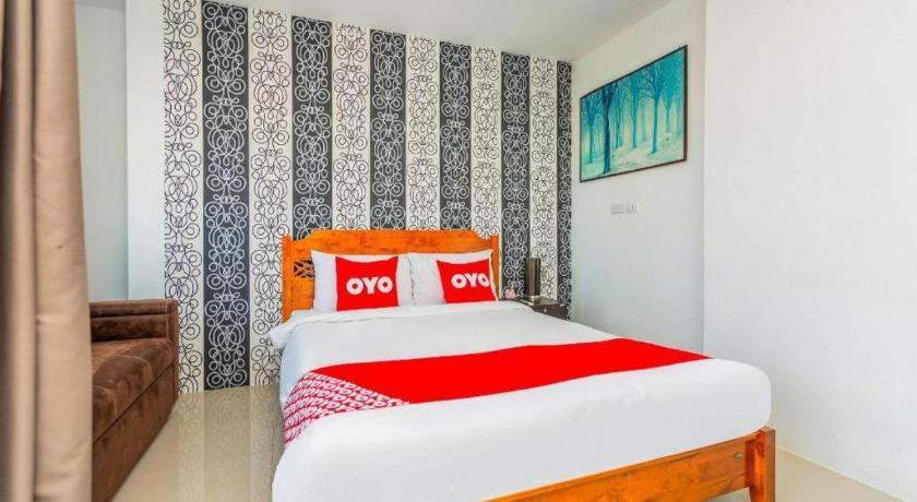 Oyo 472 Tang Cheng Holiday Hotel Patong Extérieur photo